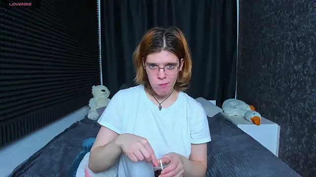 KIKI Krash online show from 17, 2, 2025