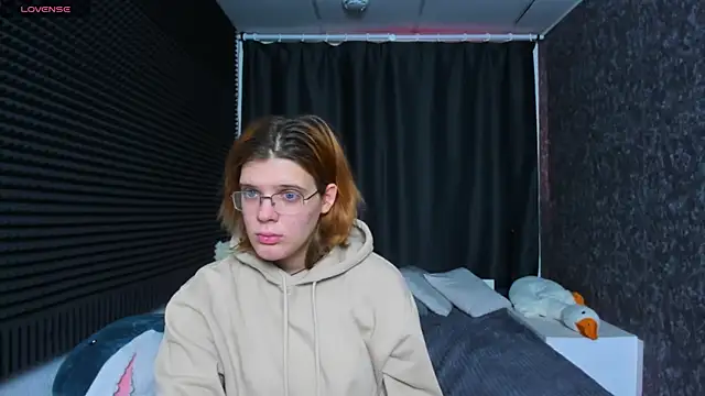 KIKI Krash online show from 17, 2, 2025
