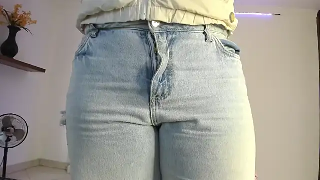 Snapshot of anniesweet- chatting on 17, 1, 2026 anniesweet- online show from 17, 1, 2026