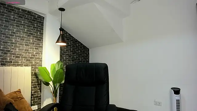 Dantesuarez28 online show from 5, 2, 2026