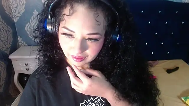 Snapshot of Sofiacowperx chatting on 28, 4, 2026 Sofiacowperx online show from 28, 4, 2026