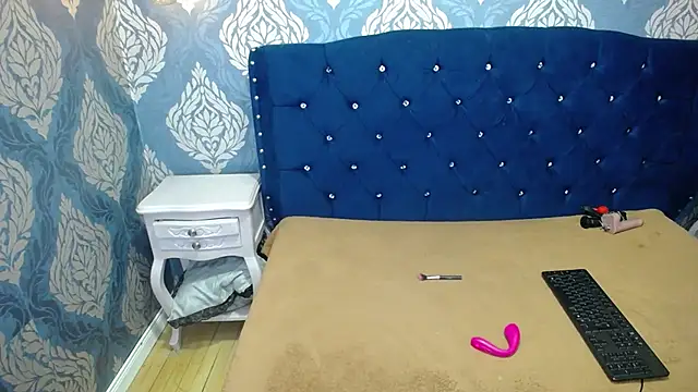 Sofiacowperx online show from 10, 10, 2025