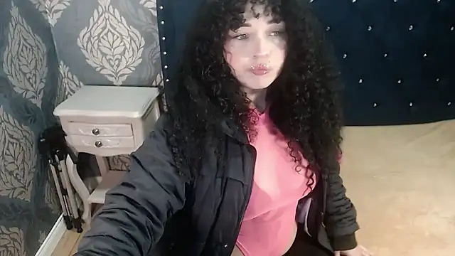 Sofiacowperx online show from 5, 12, 2025