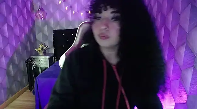 Sofiacowperx online show from 14, 2, 2025