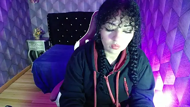 Sofiacowperx online show from 22, 2, 2025