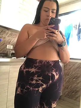 Snapshot of Abigail_Cowen chatting on 25, 11, 2025 Abigail Cowen online show from 25, 11, 2025