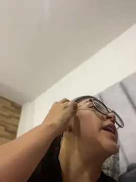 Abigail Cowen online show from 24, 4, 2026