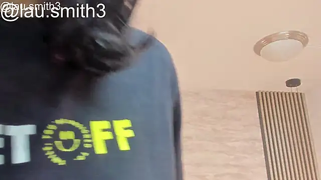 Snapshot of laura_smith33 chatting on 7, 11, 2025 laura smith33 online show from 7, 11, 2025