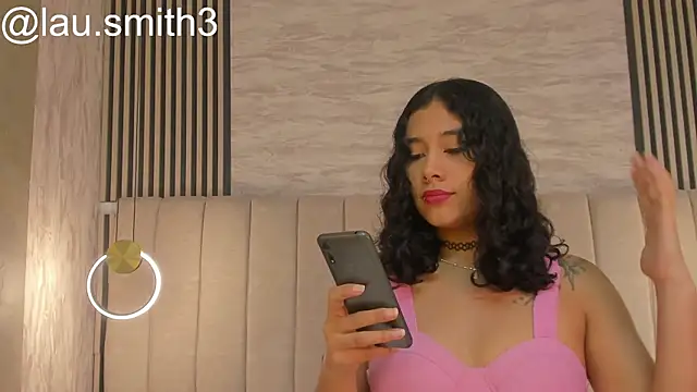 Snapshot of laura_smith33 chatting on 12, 11, 2025 laura smith33 online show from 12, 11, 2025