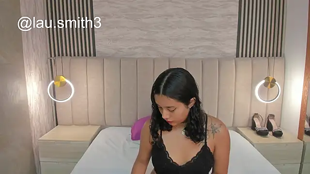 Snapshot of laura_smith33 chatting on 5, 11, 2025 laura smith33 online show from 5, 11, 2025