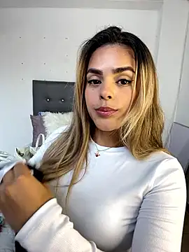 ZoeJohnsoon online show from 8, 1, 2026