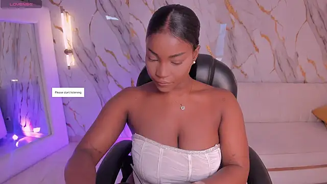 SavannahStorm online show from 30, 4, 2026