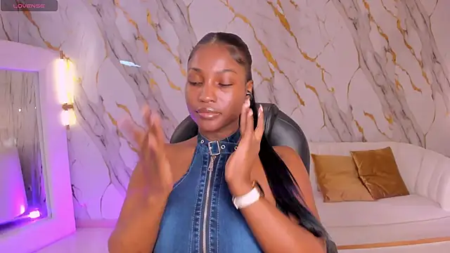 SavannahStorm online show from 7, 1, 2026