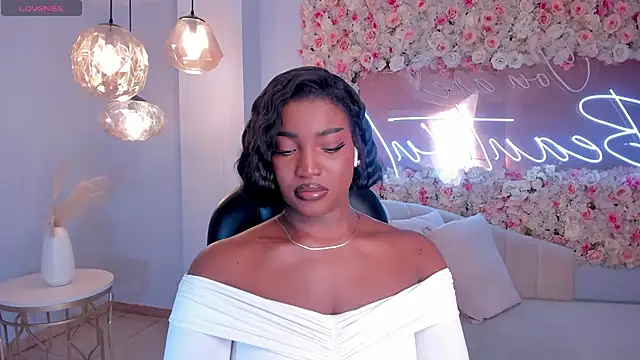 SavannahStorm online show from 3, 4, 2026