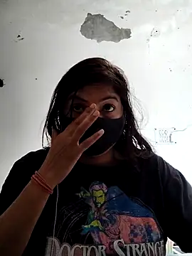 illay love online show from 14, 4, 2026