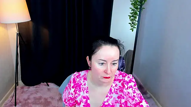 Ninasaaaa online show from 1, 2, 2025