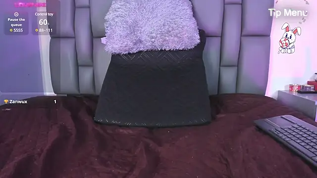 Sophia Lemos online show from 8, 2, 2025
