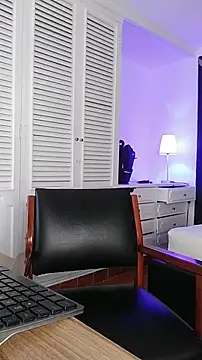 Adel Nesbiit online show from 4, 12, 2025