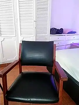 Adel Nesbiit online show from 5, 2, 2026