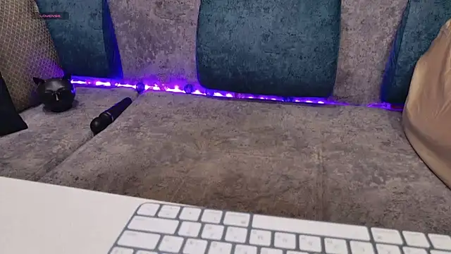 blackcat142 online show from 1, 11, 2025