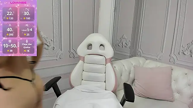 jazmin goddes  online show from 23, 12, 2024