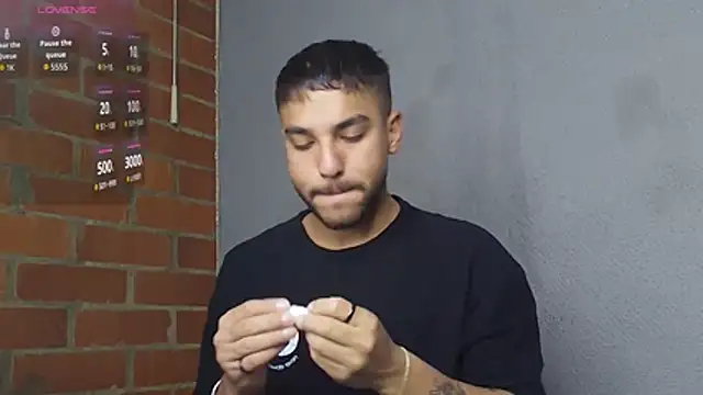 Leandro valenzuela online show from 2, 4, 2026