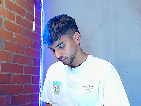 Leandro valenzuela online show from 8, 11, 2025