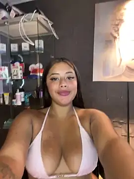 Snapshot of ElaaPerez chatting on 10, 11, 2025 ElaaPerez online show from 10, 11, 2025