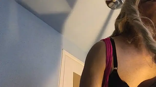 Sandrasaa online show from 19, 4, 2026