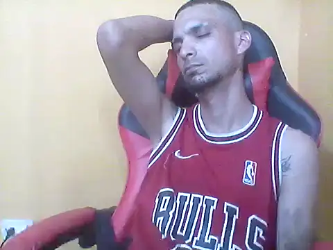 Snapshot of _Dmente_ chatting on 18, 10, 2025 Dmente online show from 18, 10, 2025