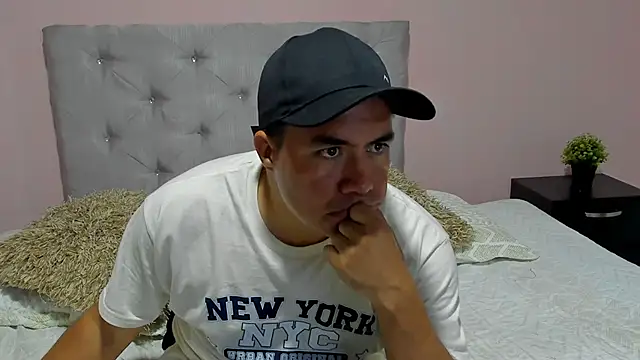 Snapshot of Jhonatan_Morales_S chatting on 12, 10, 2025 Jhonatan Morales S online show from 12, 10, 2025