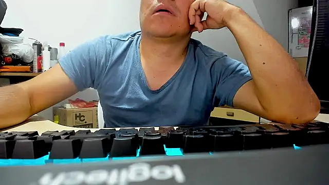 Snapshot of Jhonatan_Morales_S chatting on 16, 10, 2025 Jhonatan Morales S online show from 16, 10, 2025