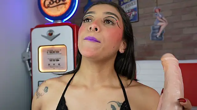 miss collins online show from 31, 3, 2026