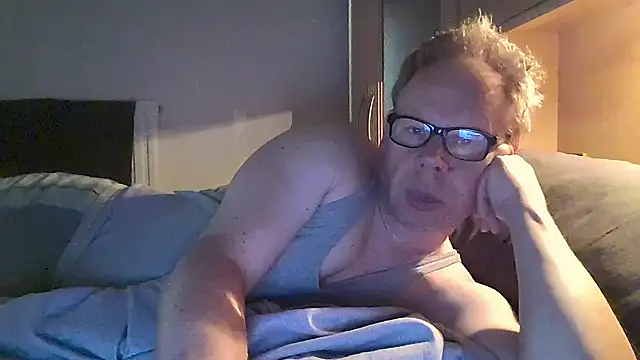 Snapshot of kinkyslet8 chatting on 14, 9, 2025 kinkyslet8 online show from 14, 9, 2025
