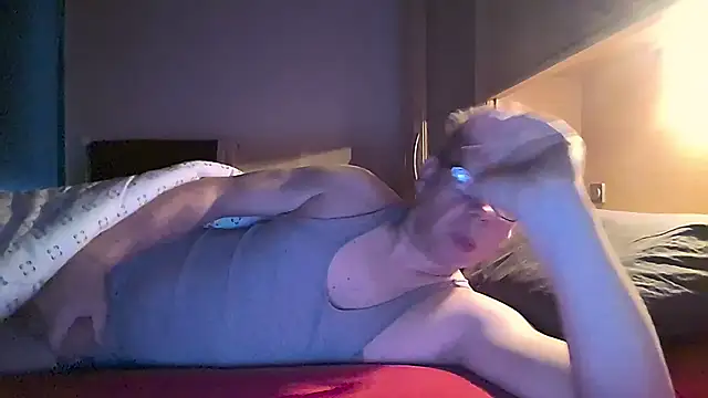 Snapshot of kinkyslet8 chatting on 26, 11, 2025 kinkyslet8 online show from 26, 11, 2025