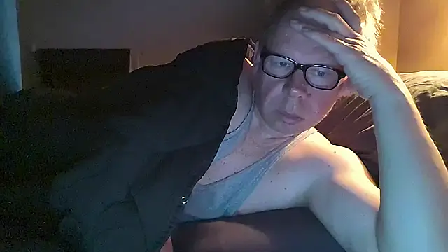 Snapshot of kinkyslet8 chatting on 12, 4, 2026 kinkyslet8 online show from 12, 4, 2026