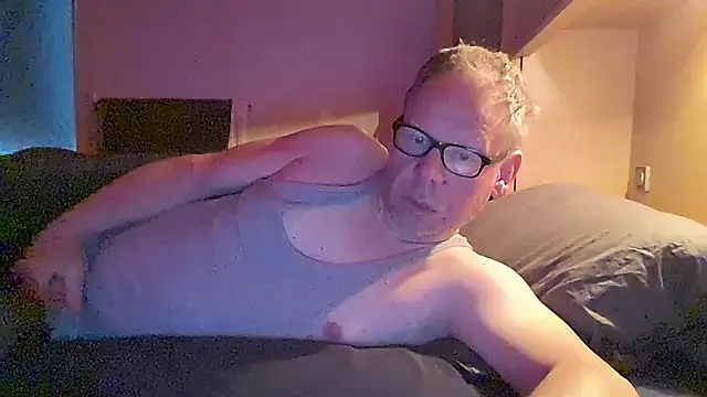 Snapshot of kinkyslet8 chatting on 3, 5, 2026 kinkyslet8 online show from 3, 5, 2026