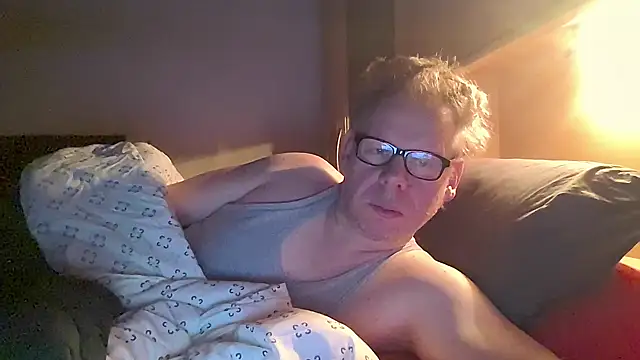 Snapshot of kinkyslet8 chatting on 20, 12, 2025 kinkyslet8 online show from 20, 12, 2025