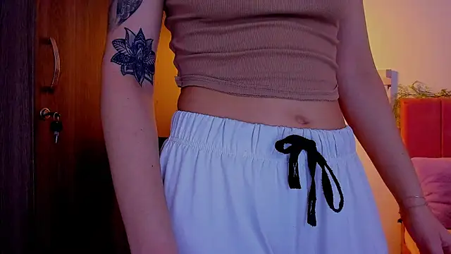 Charlee pink online show from 20, 3, 2026