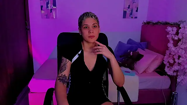 Charlee pink online show from 27, 10, 2025