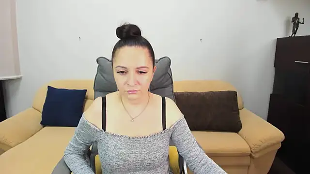 AngellLika online show from 8, 11, 2025