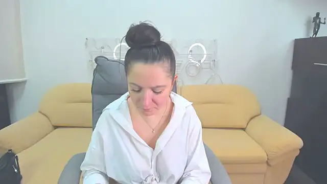 AngellLika online show from 6, 3, 2026