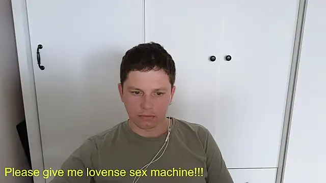 Snapshot of BigL0ve chatting on 26, 4, 2026 BigL0ve online show from 26, 4, 2026