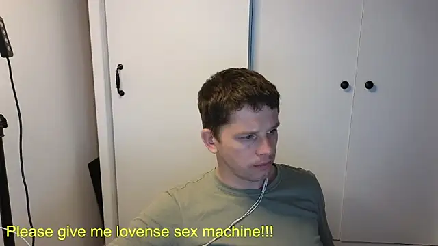 Snapshot of BigL0ve chatting on 8, 5, 2026 BigL0ve online show from 8, 5, 2026