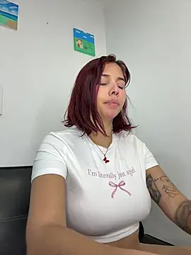 LucyMartelli online show from 26, 2, 2025