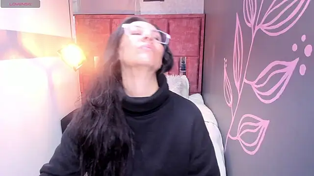 Abrillee1 online show from 8, 11, 2025