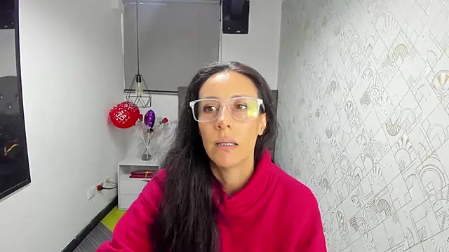 Abrillee1 online show from 6, 3, 2025