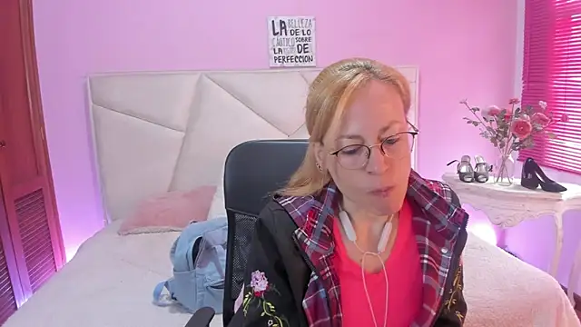 Snapshot of SammySanders chatting on 25, 5, 2026 SammySanders online show from 25, 5, 2026