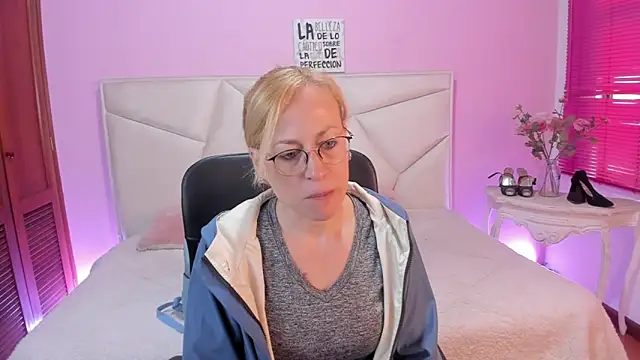 Snapshot of SammySanders chatting on 4, 5, 2026 SammySanders online show from 4, 5, 2026