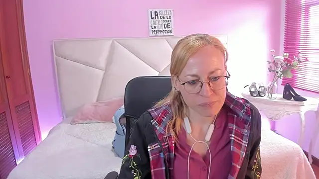 Snapshot of SammySanders chatting on 11, 5, 2026 SammySanders online show from 11, 5, 2026